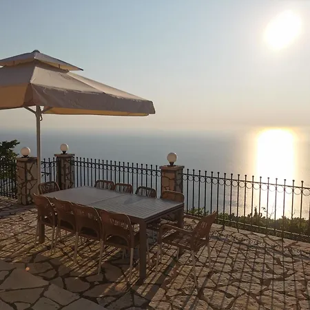 Lefkada Sunset Villa *