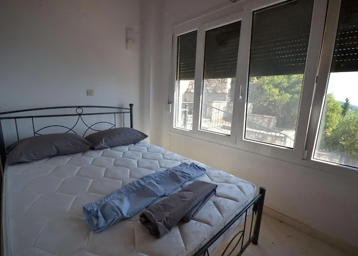 Lefkada Sunset Villa *